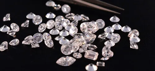 Des masques en diamants commercialisés dans une bijouterie (Photos)