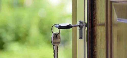 Des squatteurs s’installent chez lui pendant le confinement, il se...