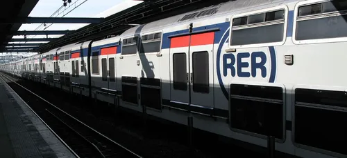 Un morceau de tunnel tombe sur les quais du RER A (photo)