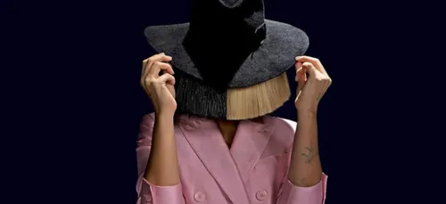 Sia soutient publiquement Johnny Depp dans son procès contre Amber...