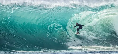 Confinement : des surfeurs français échappent à l’amende grâce à un...