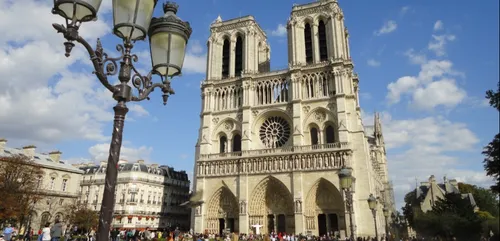 Attaque au marteau devant Notre-Dame en 2017 : l'assaillant fait...