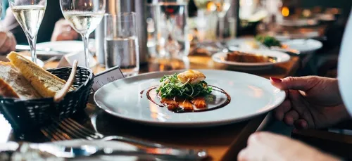 Bientôt un "coronapass" pour pouvoir aller au restaurant, au cinéma...