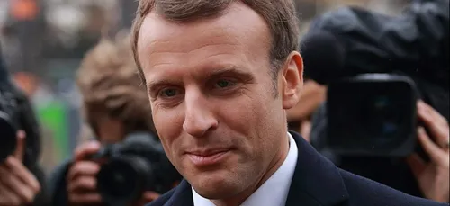 Tout miser sur la vaccination : Emmanuel Macron à Créteil cet...