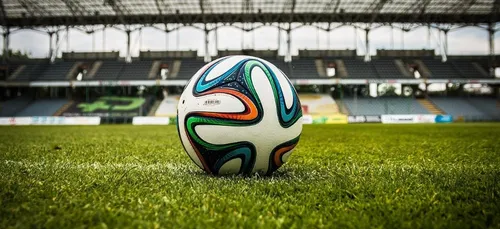 Euro 2021 : six supporters des Bleus confondent Bucarest et...