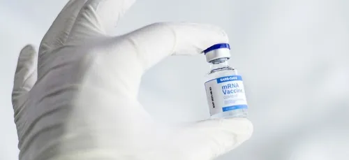 Variant Delta : l'"obligation vaccinale des soignants" préconisée...