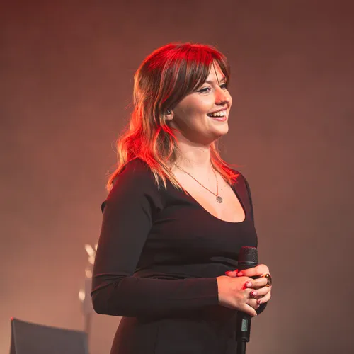 Marine sur la scène du Live Alouette Showcase