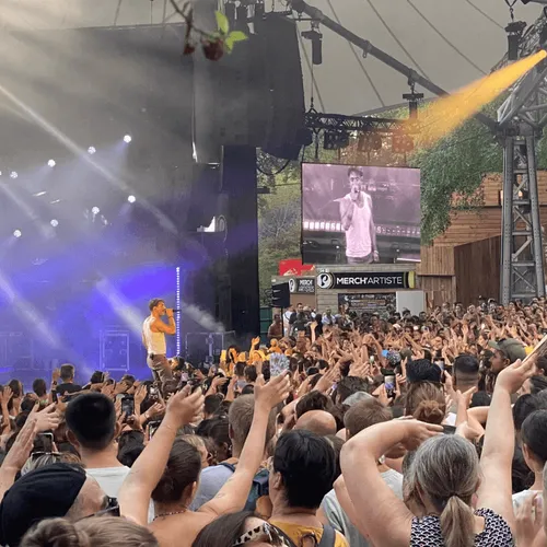 Jérémy Frerot sur la scène du Festival de Poupet 2025