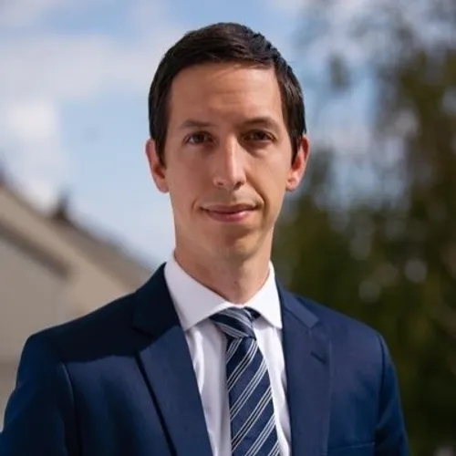 Pierre Luce, militant des Jeunes avec Macron