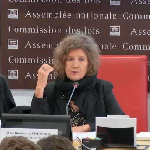 Prisons : Dominique Simonnot alerte sur une surpopulation...