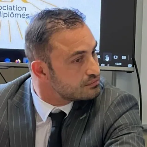 GRAND ANGLE :  AVEC HASSAN GUENFICI SUR LE DÉGEL DANS LES RELATIONS...