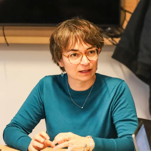 Rentrée scolaire en France sous la menace d’une crise politique et...