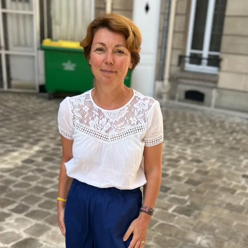 GRAND ANGLE : AVEC NATHALIE LATOUR - DIX ASSOCIATIONS ATTAQUENT...