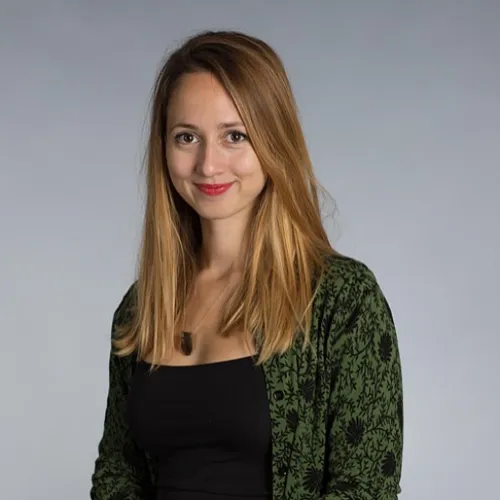 Barbara Gomes alerte sur les reculs sociaux et défend les droits...