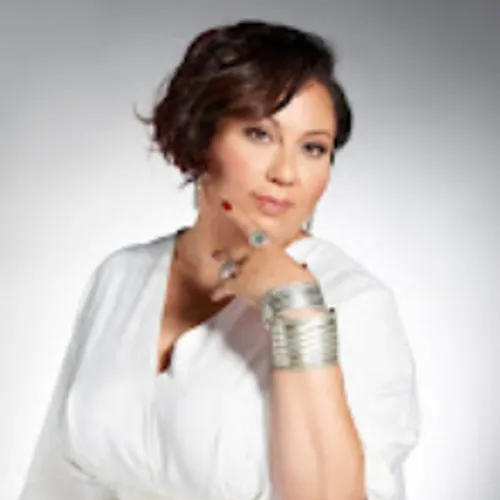 La chanteuse algérienne SAMIRA BRAHMIA 