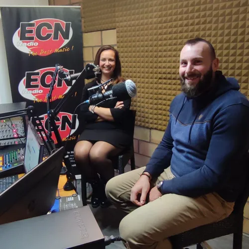 Céline et Mickael nous présentent La Cabane au Bain Perché à Aspach...