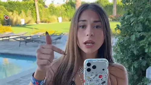 Sophie Rain : après avoir dépensé 200 000 dollars pour Coachella,...