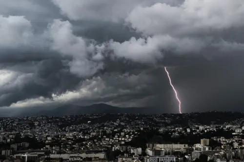 Canicule et orages : 21 départements en vigilance orange