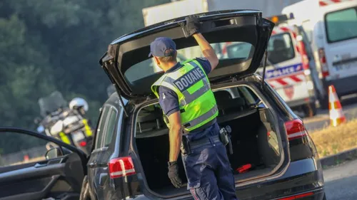 Cocaïne : 28 kg découverts dans une voiture, quatre suspects jugés