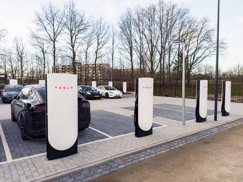 Tesla lance un concours pour gagner la Supercharge gratuite à vie