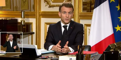 Emmanuel Macron propose un moratoire sur les frappes contre les...