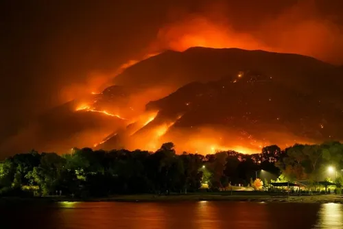 Incendies extrêmes : le réchauffement climatique les a doublés en...
