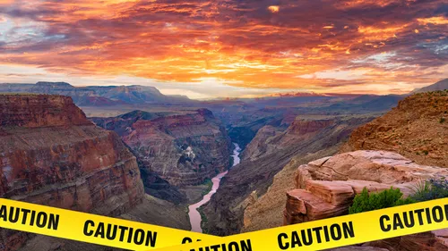 Le Grand Canyon englouti par une montée massive d'eau brune