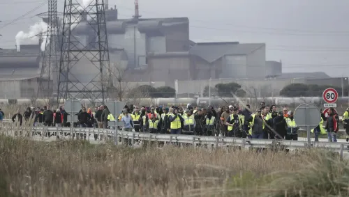  [ Société ] Blocage au port de Fos-sur-Mer : les dockers en grève...