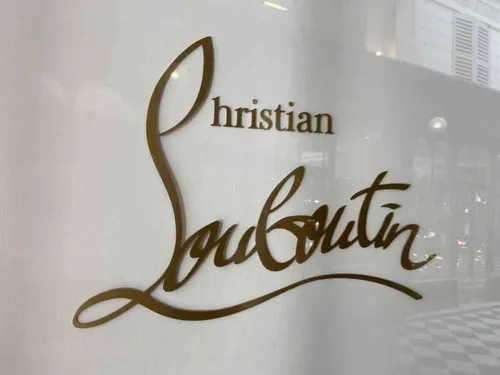 [ Faits divers ] Une ex-salariée de Christian Louboutin arrêtée...