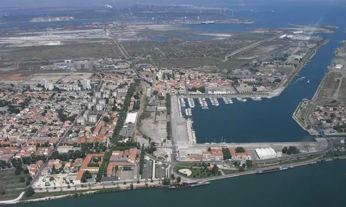 [ Société ] Déchets sauvages à Port-Saint-Louis : Canapés,...