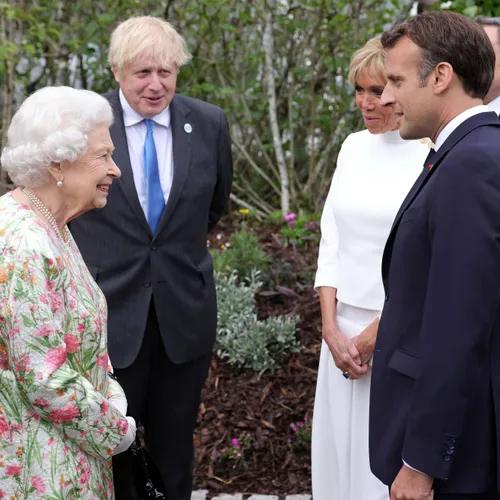 [SOCIETE] God Save The Queen