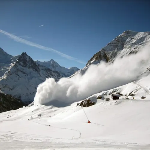 [ FAIT DIVERS - FRANCE ] Une avalanche fait 7 victimes dans le...
