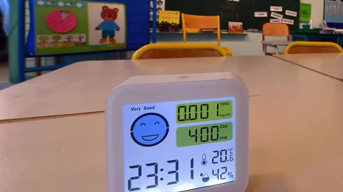 [ SOCIETE ]: 20 millions d'euros pour équiper les classes en...