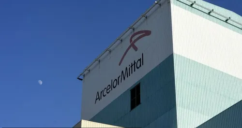 [ POLITIQUE ]Macron exclut la nationalisation d’ArcelorMittal mais...