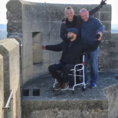 [ SOLIDARITE - ARLES ] Arles : une association permet aux personnes...