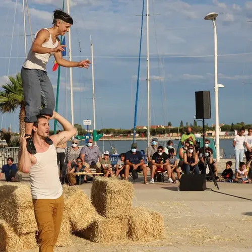 [ SOCIETE ] Arles : la situation sanitaire rattrape les festivals...