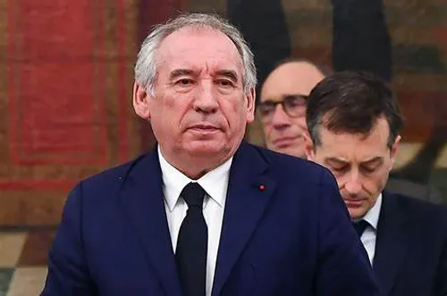 [ Politique ] François Bayrou : Annonce imminente de son...