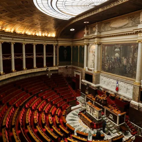 [ POLITIQUE ] Pass sanitaire, vaccination obligatoire des...