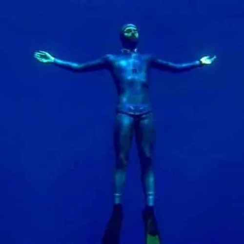 [ SPORT ] Plongée en apnée: L'apnéiste marseillais Arnaud Jerald a...