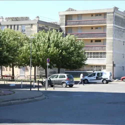 [ POLITIQUE ] Arles: la directrice de l'Anru en visite à Barriol...