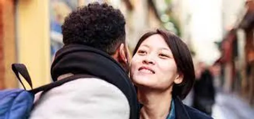 [ SOCIETE ] Pour ou contre la bise ? On a pris vos témoignages