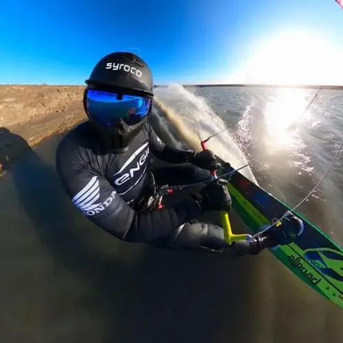 [ SPORT/KITESURF ] Alexandre Caizergues, la vitesse comme mode de vie 