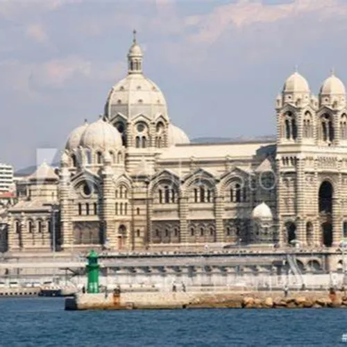 [ HOMMAGE ]: Cathédrale de la Major à Marseille trop petite pour...