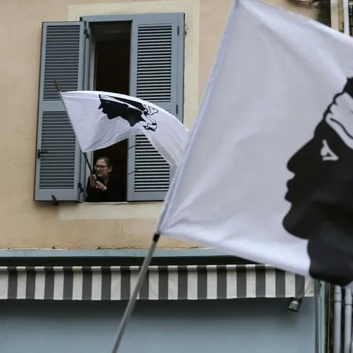[ POLITIQUE - FRANCE ] La Corse bientôt indépendante ? Gérald...