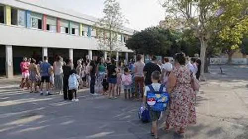[ POLITIQUE/SOCIETE - ISTRES ] Les écoles ont fait peau neuve avec...