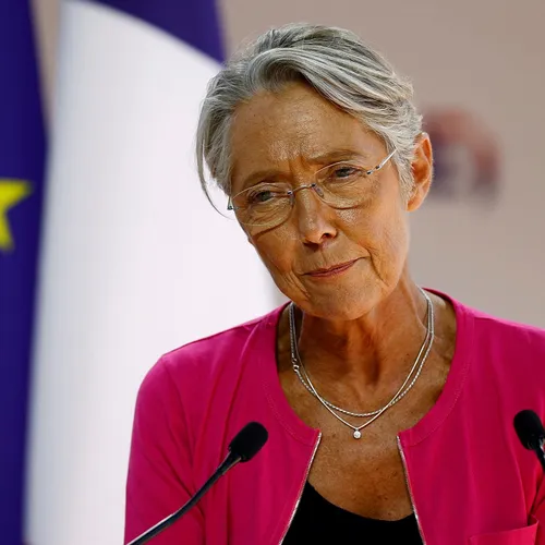 [POLITIQUE] Elisabeth Borne devant les micros