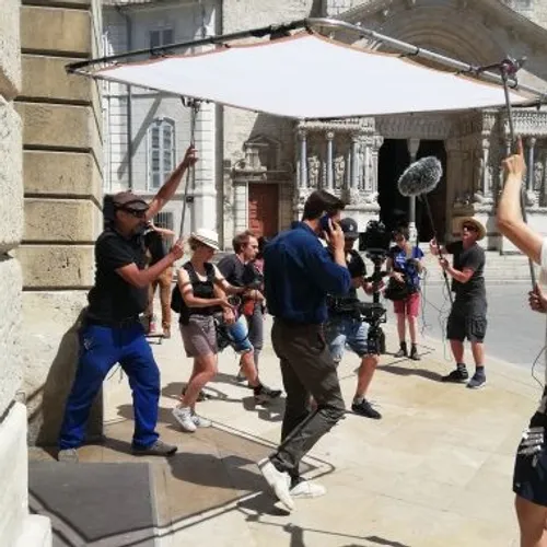 [CULTURE]: Amazon Prime tourne une série à Arles.