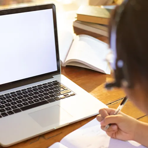 [ EDUCATION/SOCIETE ] La mairie de Nîmes donne un coup de pouce aux...