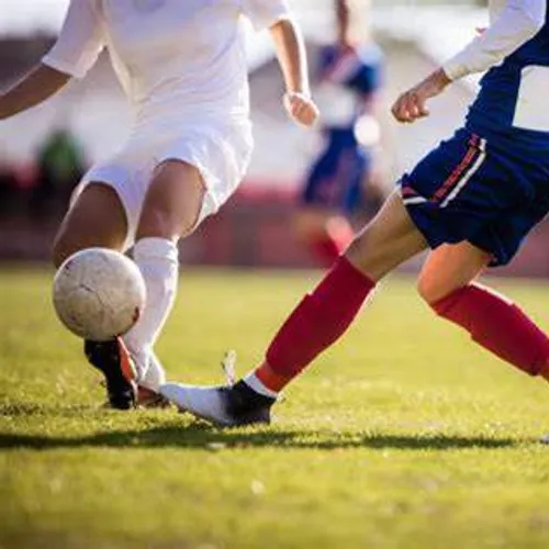 [ SPORT / FOOTBALL ]: 4 buts à 1. C’est le score sur lequel s’est...