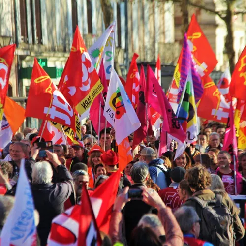 [ GREVE ] Manifestation contre la réforme des retraites: la...